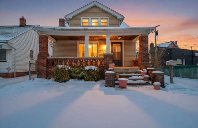 10608 WADSWORTH AVE - 10608 Wadsworth Avenue, Garfield Heights, OH 44125