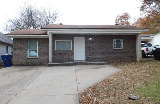 Newly Remodeled 2 Bedroom House for Rent Near UAFS photos photos