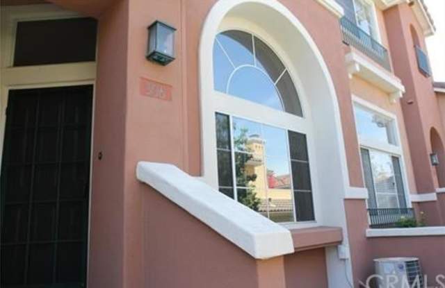 306 Marinella Aisle Gallery 2