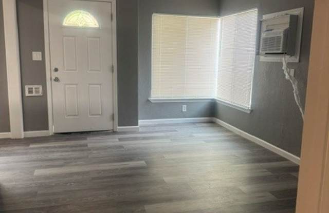 Cozy 1bd/1bth Apartment Available! Gallery 1