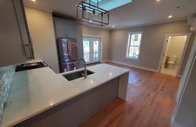 21 Wallingford Rd. Gallery 1