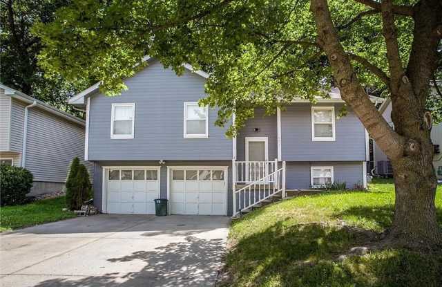 Nice Split Level in North Kansas City photos photos