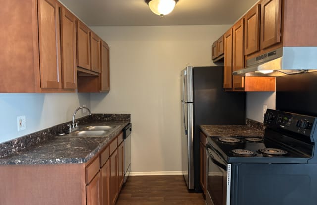 Embassy West Apartments Gallery 3