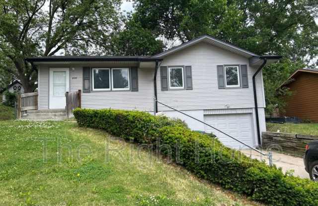 6929 N 64th St photos photos