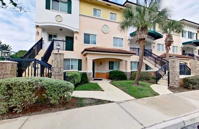 Beautiful Townhouse Style Apartment available in Villagio photos photos