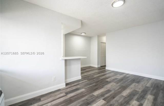 6650 Miller Dr Gallery 3