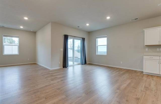 Beautiful Newer 4-Bedroom Home in the Cheney School District Gallery 3