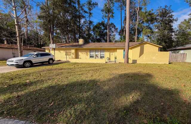 3BR/2BA House in NW Gainesville Available Mid-March photos photos