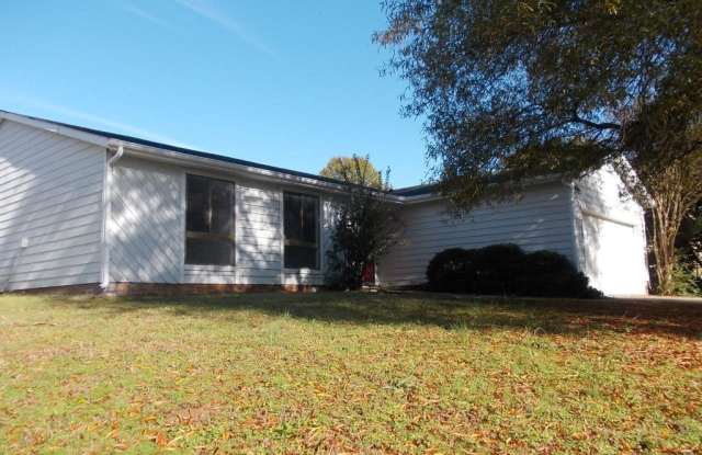 Updated Spacious Ranch Near Ballantyne - 11330 Smoke Tree Lane, Charlotte, NC 28226