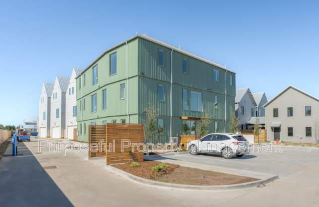934 Hangar Drive - 6 Gallery 2