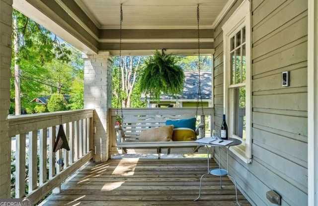 2220 Newnan Street Gallery 2