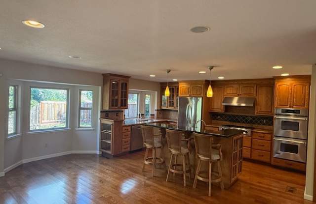 Massive 5-bedroom home in the El Sobrante / Greenbriar Neighborhood - 5738 Skyview Place, Richmond, CA 94803