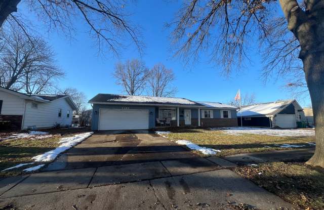 Indian Hills 3 Bedroom 2 full Bath 2300 Sq ft photos photos