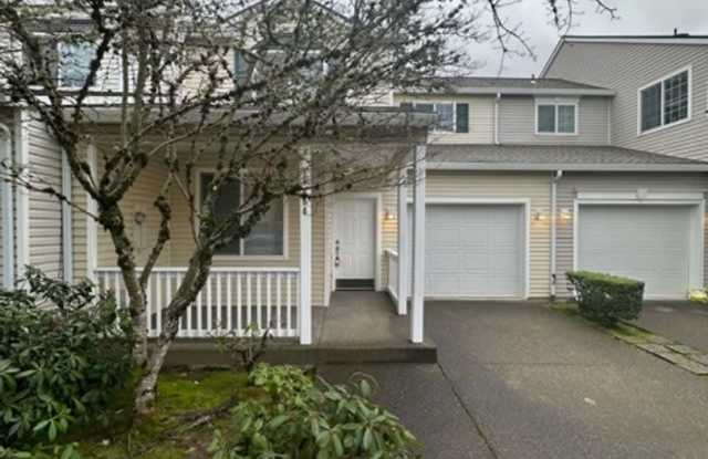 Happy Valley !! Updated Beatiful Townhome! Large open Kitchen Close to Shops  Restaurants Central Air!! photos photos