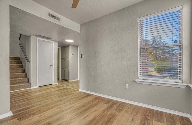 $899 Move In Special - Spacious 3-bedroom townhome for rent! Gallery 3