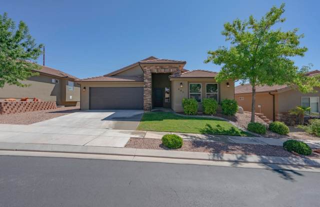 Pet Friendly-Beautiful 3 bed 2 bath home with 2 car garage photos photos