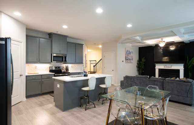 Charming and Cozy 3BR House in Atlanta to be rented furnished/unfurnished - 2957 Cottage Lane, College Park, GA 30337