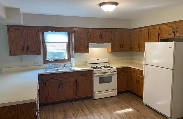 17 S Oak Ave photos photos