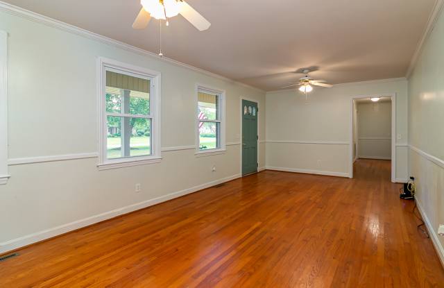 118 Adams Avenue Gallery 4