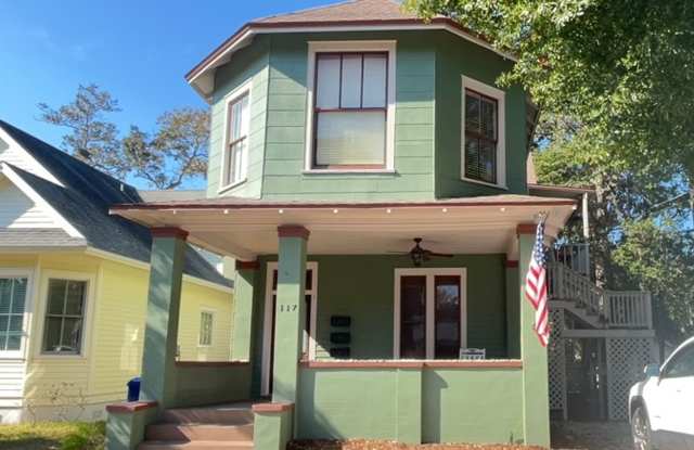 Downtown Fernandina Beach! Sunny 2 Story! photos photos