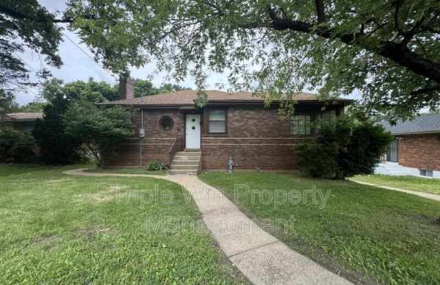 550 N Elizabeth Ave - 550 North Elizabeth Avenue, Ferguson, MO 63135