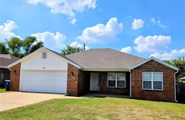 906  SW Navajo  DR photos photos