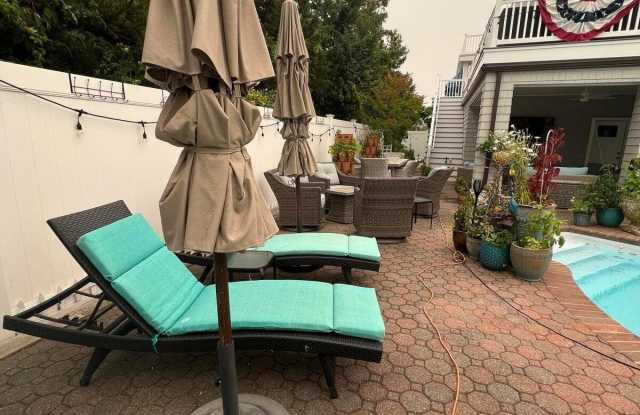 106 Mathis Place Gallery 2