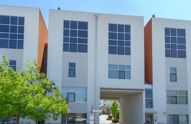 Spacious 3 bedroom / 2.5 Bath Apartment in Emeryville, CA. photos photos
