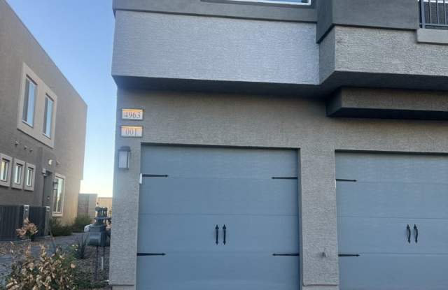 ELEGANT 2BED, 2BATH TOWNHOME! photos photos