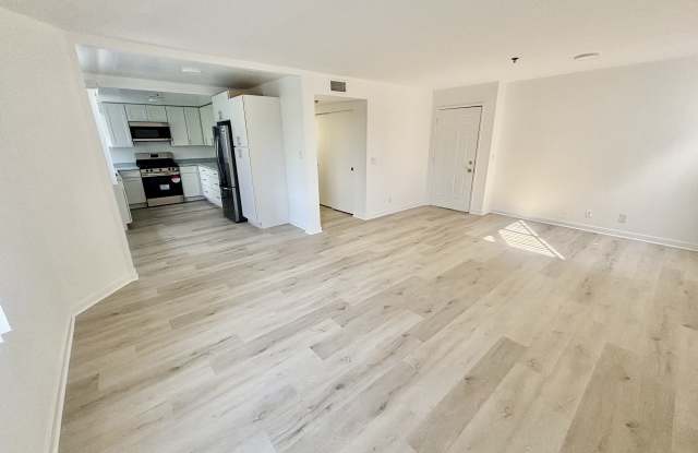 555 Oak Street photos photos