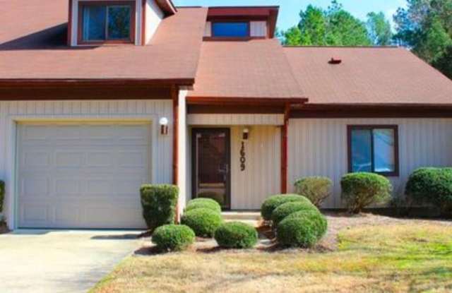 Spacious 3BR Townhome in Goldsboro Gallery 1