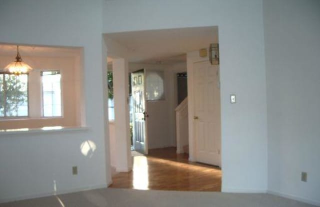 32 Williams LN Gallery 2