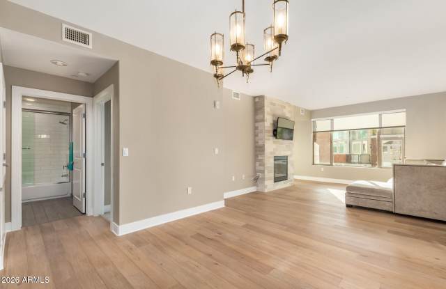 4803 N Woodmere Fairway Gallery 3