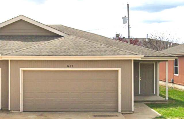 Great 3 Bed 2 Bath 2 Car Garage Flat Duplex- Pets ok! photos photos Great 3 Bed 2 Bath 2 Car Garage Flat Duplex- Pets ok! photos photos