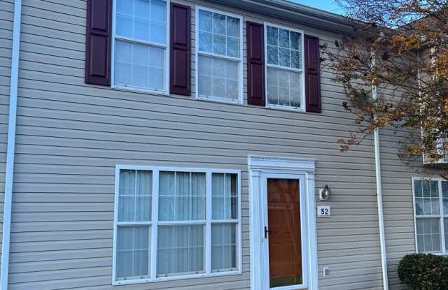 Gorgeous townhouse located near cornerstone in Timberlake! - 52 Mulberry Circle, Timberlake, VA 24502