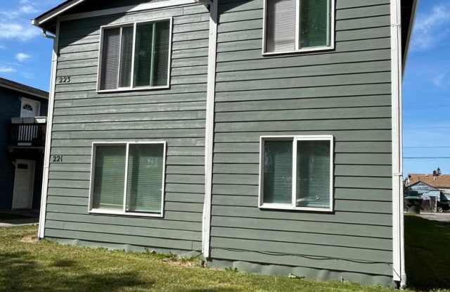 221-223 Oregon Way Gallery 1