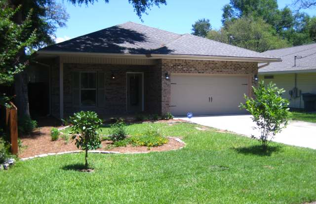 139 Alabama Ave NW - 139 Alabama Avenue Northwest, Fort Walton Beach, FL 32548