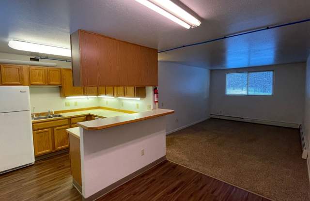 1 BD, 1 BA Apartment Nestled Back on a Cul-de-Sac Gallery 2