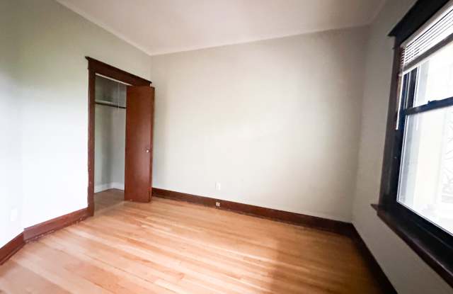 1703 Ridge Avenue Gallery 4