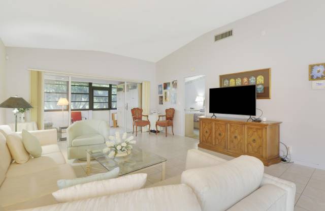 13759 Date Palm Court Gallery 2