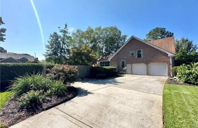 948 Forest Lakes Circle Gallery 4