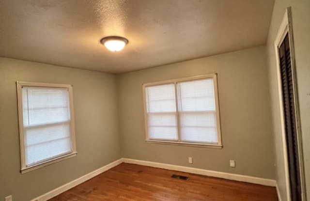 115 Dewey Street - 115 Dewey Street, Warner Robins, GA 31093