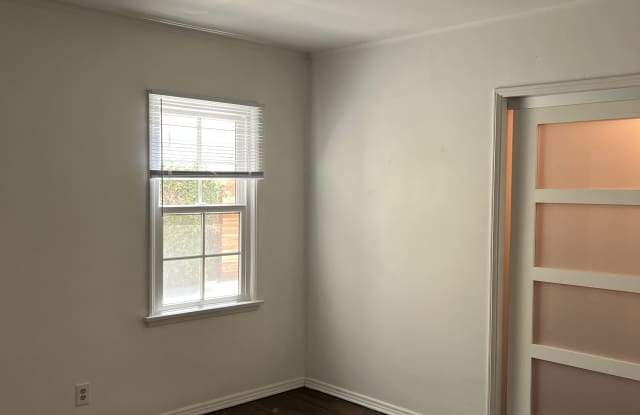 849 North Martel Avenue photos photos