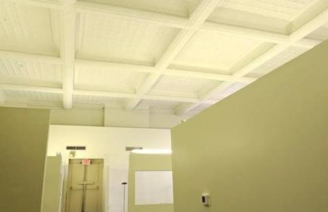 330 PENNSYLVANIA Avenue SE Gallery 2