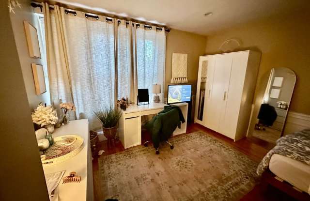 Exquisitely Renovated 4Bed Near BU and Longwood. Heat/HW incl and Move-in Cost Rebate avail! photos photos