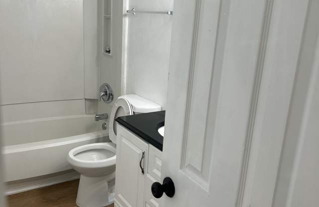 Williamsburg Manor photos photos
