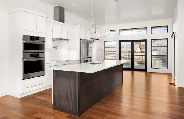 Modern Newly Built 4 Bed, 3 Bath Home! photos photos