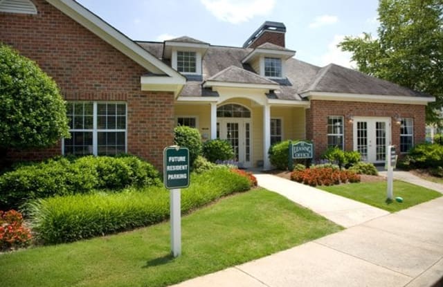 Columns at Club Drive photos photos