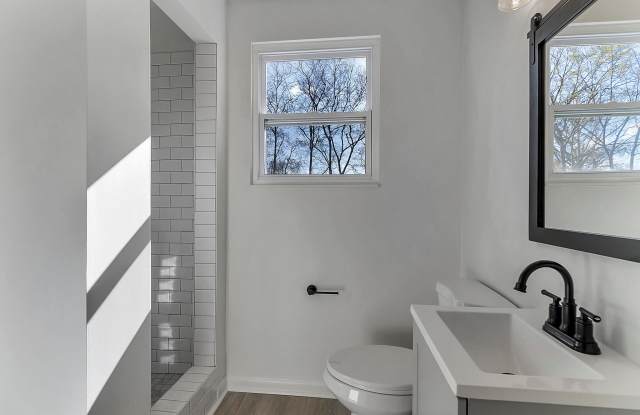 124 Grenadier Drive Gallery 4