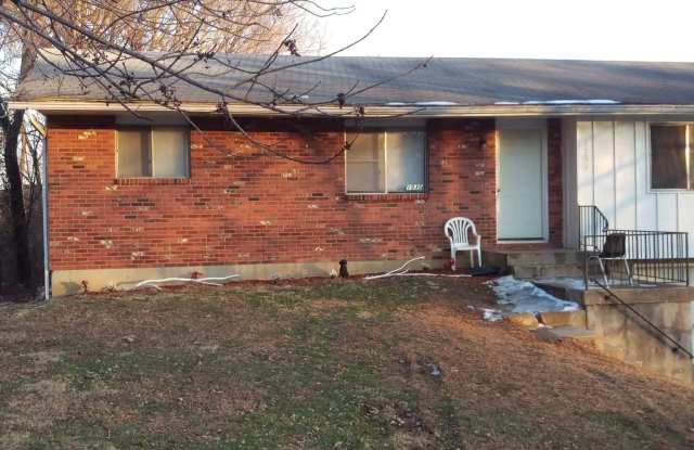 Beautiful 2 BR 1 BA 1 car garage half duplex!!! - 1535 North 63 Place, Kansas City, KS 66102
